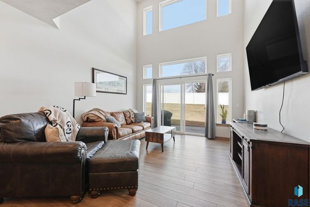 8032 E Tencate Pl Place, Sioux Falls, SD 57110