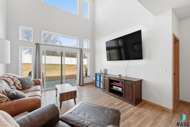 8032 E Tencate Pl Place, Sioux Falls, SD 57110