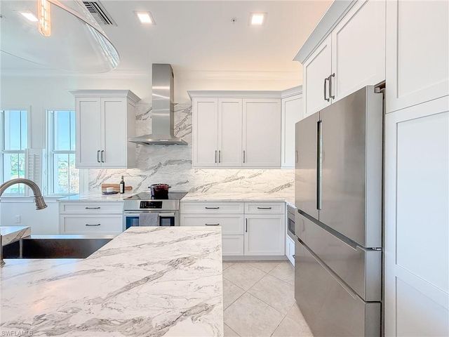 6573 DOMINICA DR 202, Naples, FL 34113