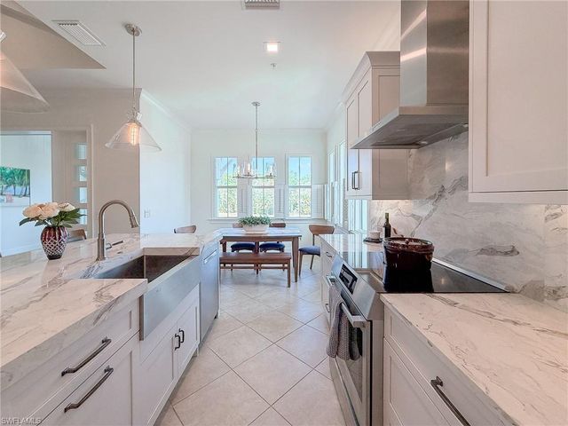 6573 DOMINICA DR 202, Naples, FL 34113