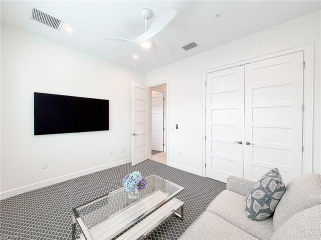 6573 DOMINICA DR 202, Naples, FL 34113