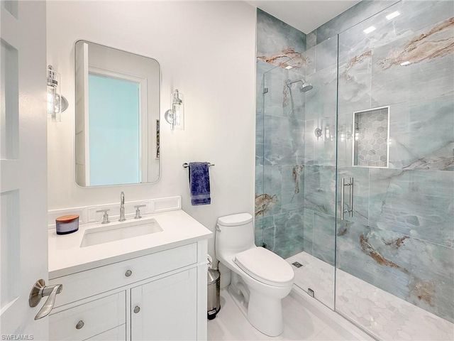 6573 DOMINICA DR 202, Naples, FL 34113