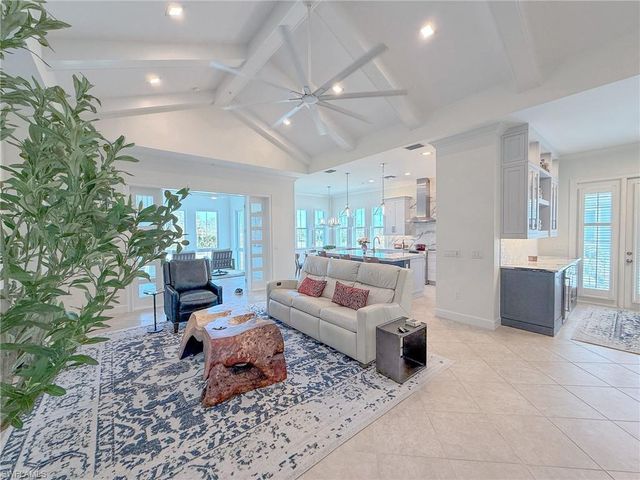 6573 DOMINICA DR 202, Naples, FL 34113
