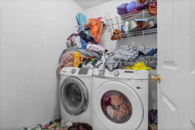 223 Warner Bend, Hutto, TX 78634