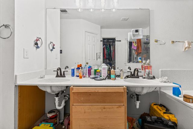 223 Warner Bend, Hutto, TX 78634