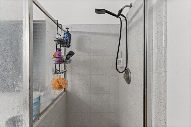 223 Warner Bend, Hutto, TX 78634