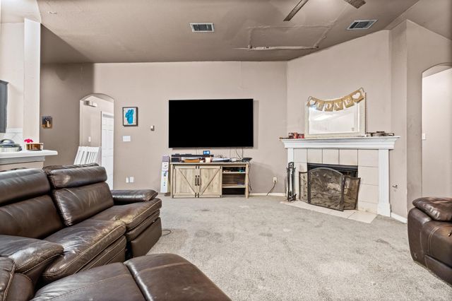 223 Warner Bend, Hutto, TX 78634