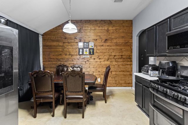 223 Warner Bend, Hutto, TX 78634