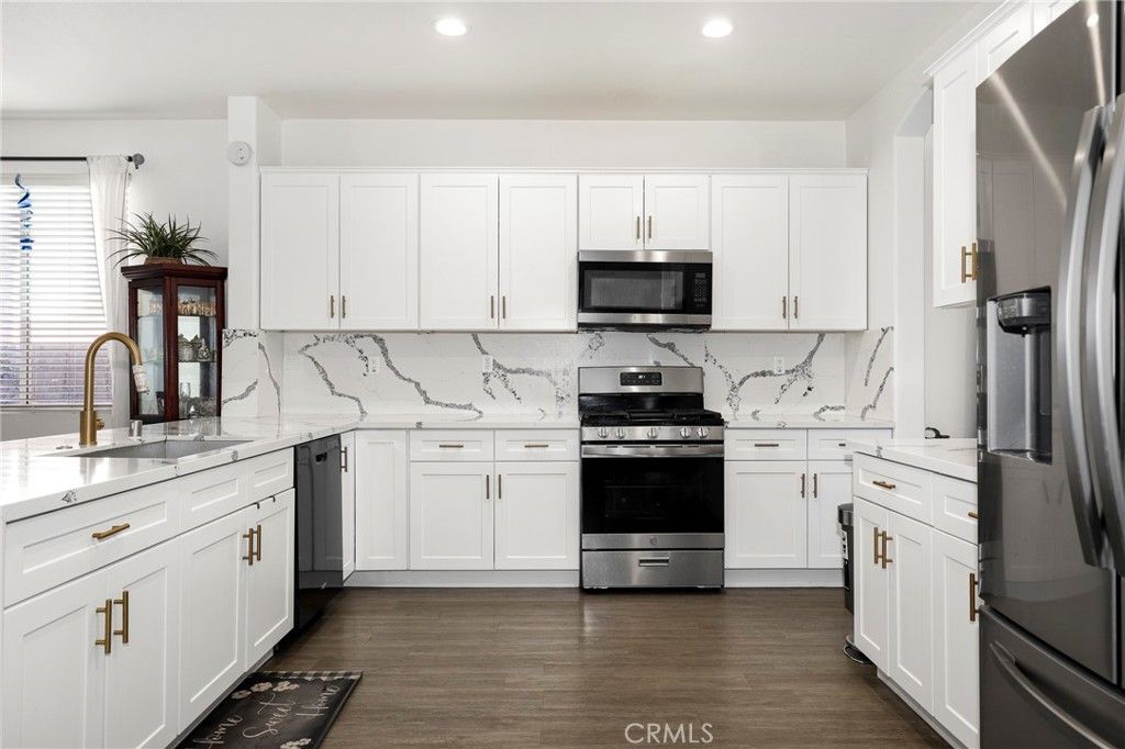 Image 11 of property listing at 40327 Preston Road, Palmdale, CA 93551