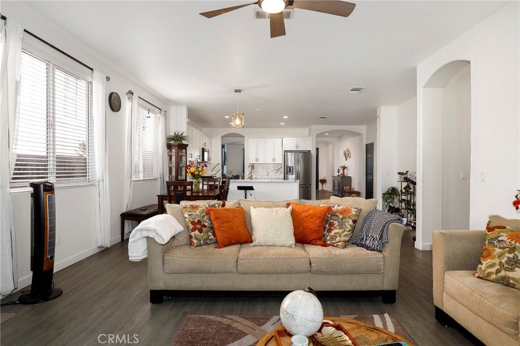 Image 13 of property listing at 40327 Preston Road, Palmdale, CA 93551