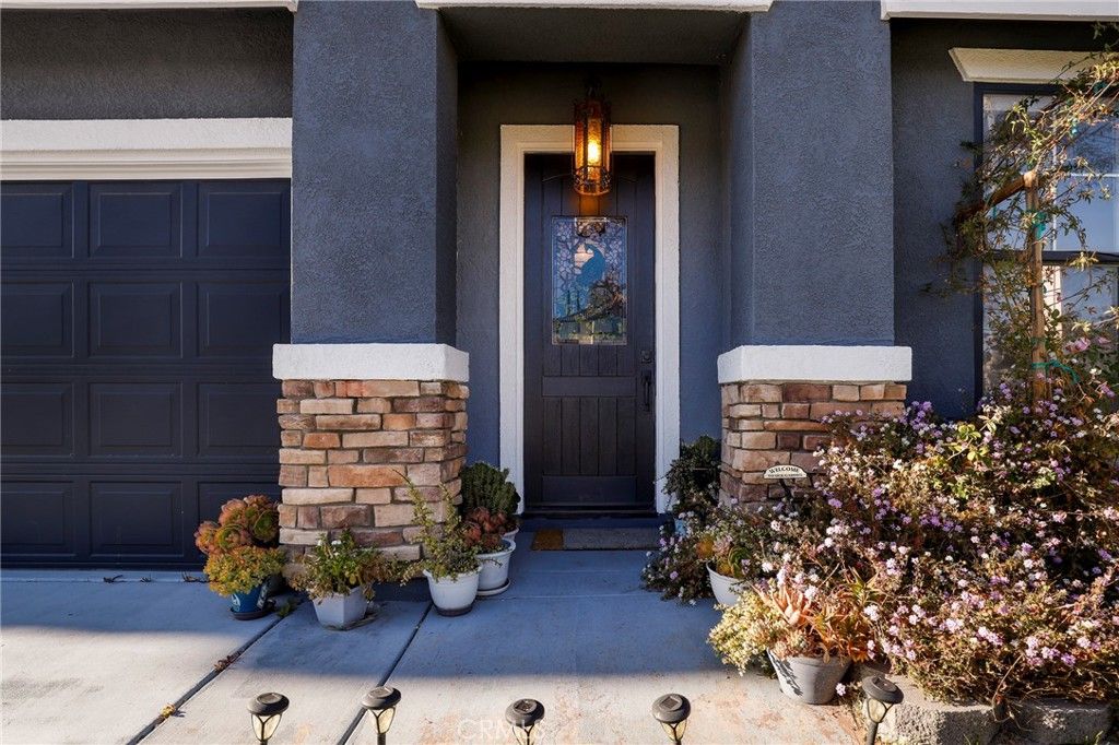 Image 2 of property listing at 40327 Preston Road, Palmdale, CA 93551