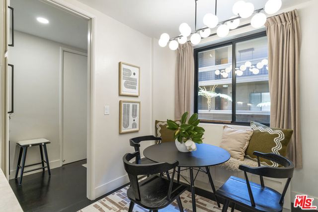11628 Montana Avenue 208, Los Angeles, CA 90049