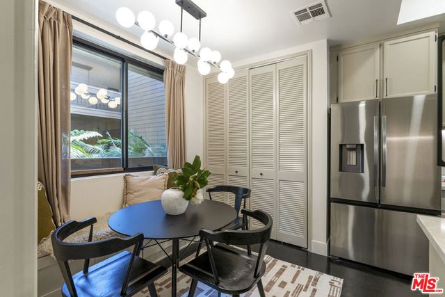 11628 Montana Avenue 208, Los Angeles, CA 90049