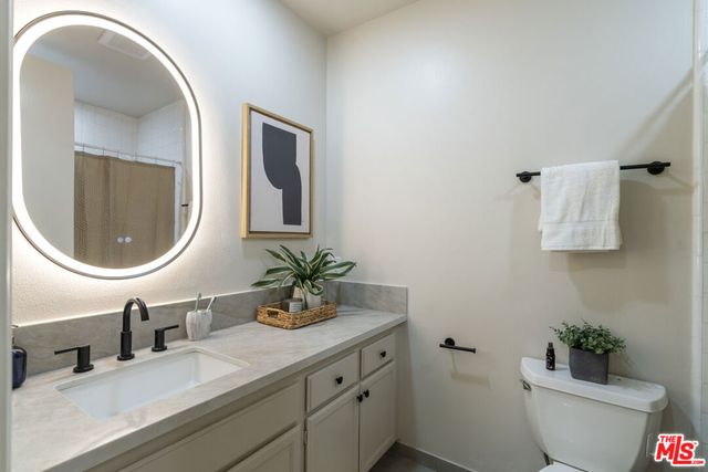 11628 Montana Avenue 208, Los Angeles, CA 90049