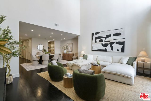 11628 Montana Avenue 208, Los Angeles, CA 90049