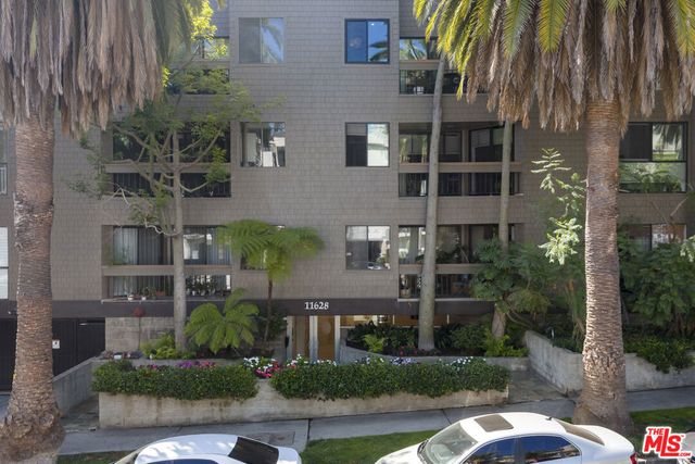 11628 Montana Avenue 208, Los Angeles, CA 90049