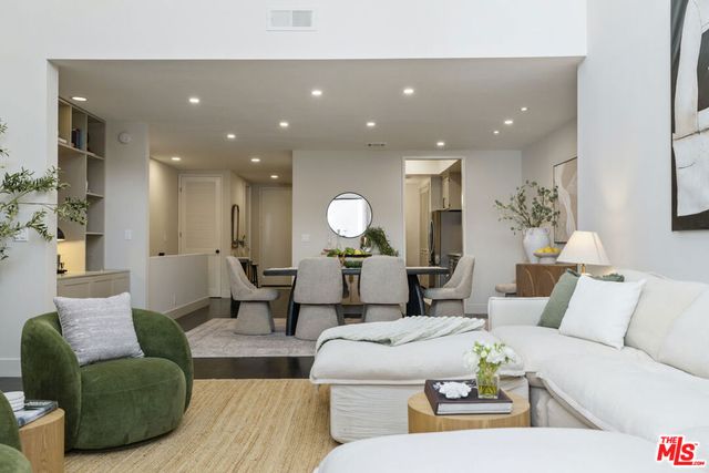 11628 Montana Avenue 208, Los Angeles, CA 90049