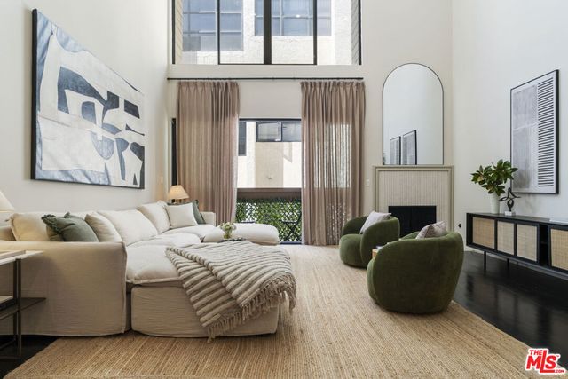 11628 Montana Avenue 208, Los Angeles, CA 90049