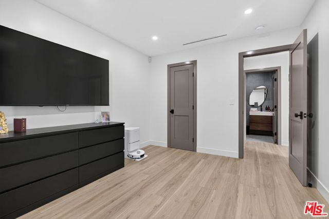 3243 Kirkham Drive, Glendale, CA 91206