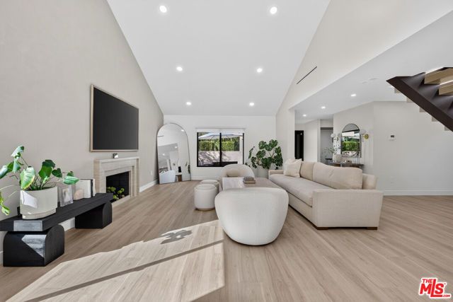 3243 Kirkham Drive, Glendale, CA 91206