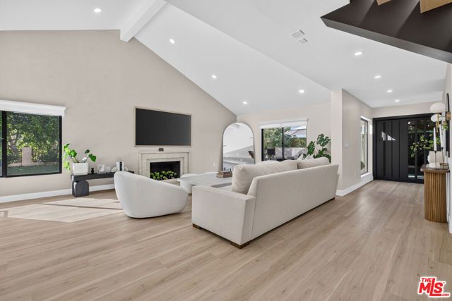 3243 Kirkham Drive, Glendale, CA 91206