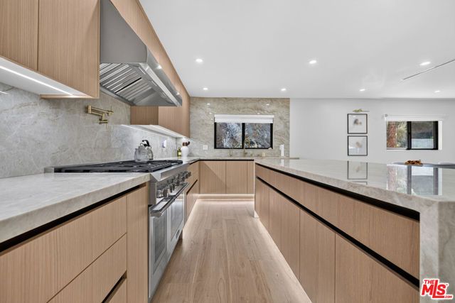 3243 Kirkham Drive, Glendale, CA 91206