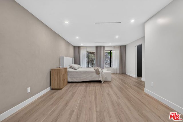 3243 Kirkham Drive, Glendale, CA 91206