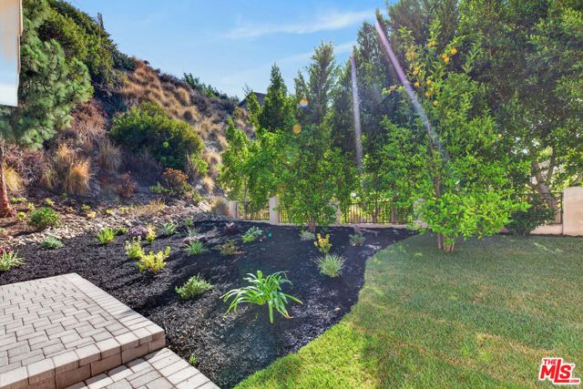 3243 Kirkham Drive, Glendale, CA 91206