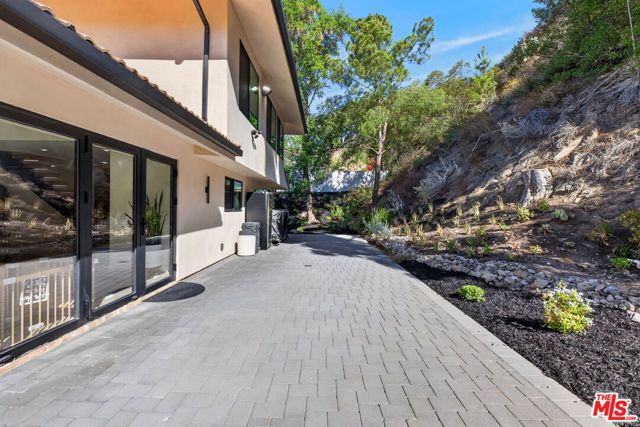 3243 Kirkham Drive, Glendale, CA 91206