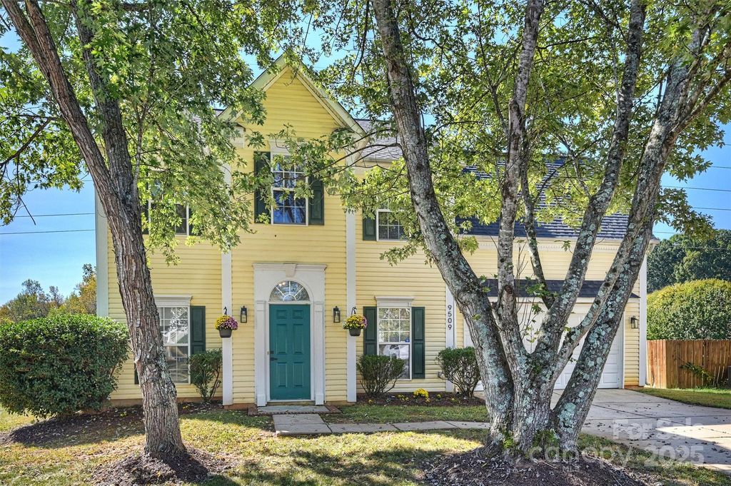 9509 Green Apple Drive, Charlotte, NC 28215
