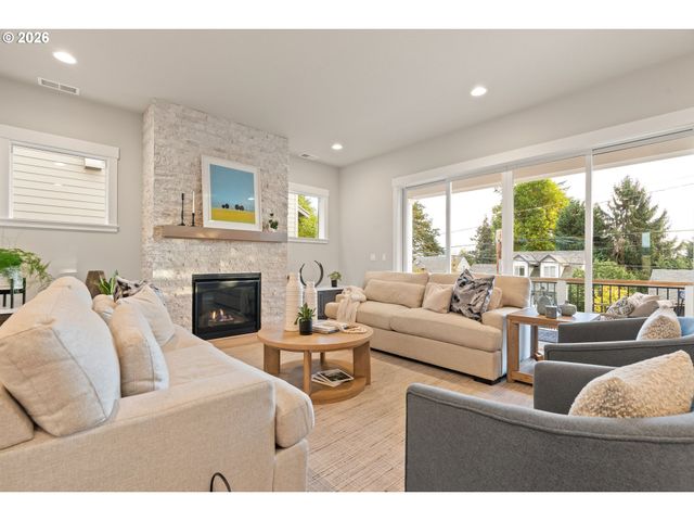 2236 Satter St, West Linn, OR 97068