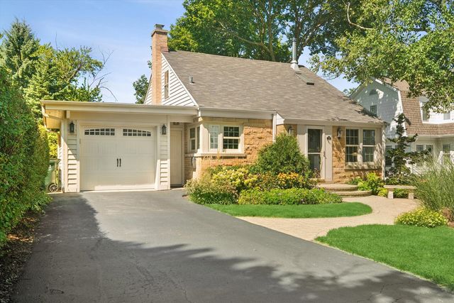 508 Division Street, Barrington, IL 60010