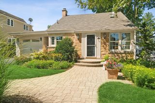 508 Division Street, Barrington, IL 60010