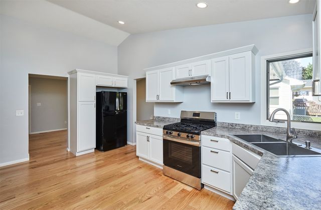 4707 Twana Drive, Des Moines, IA 50310