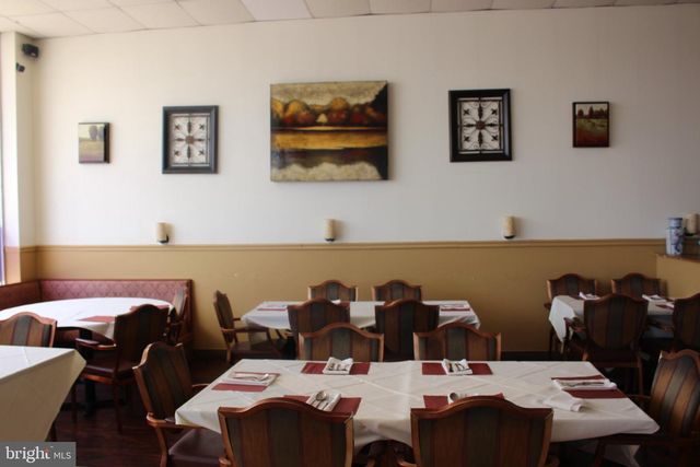 33 S WHITE HORSE PIKE PIKE S, Stratford, NJ 08084