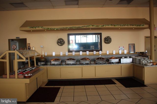 33 S WHITE HORSE PIKE PIKE S, Stratford, NJ 08084