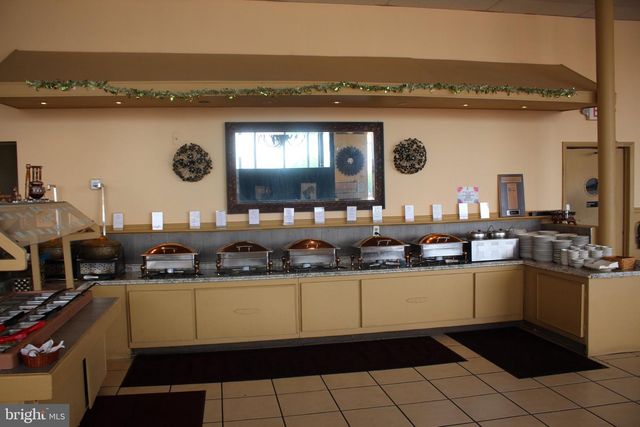 33 S WHITE HORSE PIKE PIKE S, Stratford, NJ 08084