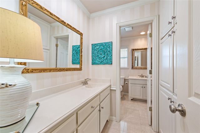 2812 Country Club Road, Pantego, TX 76013