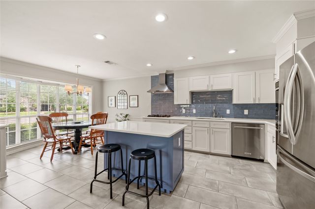 2812 Country Club Road, Pantego, TX 76013