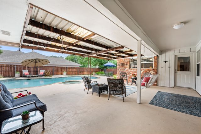 2812 Country Club Road, Pantego, TX 76013