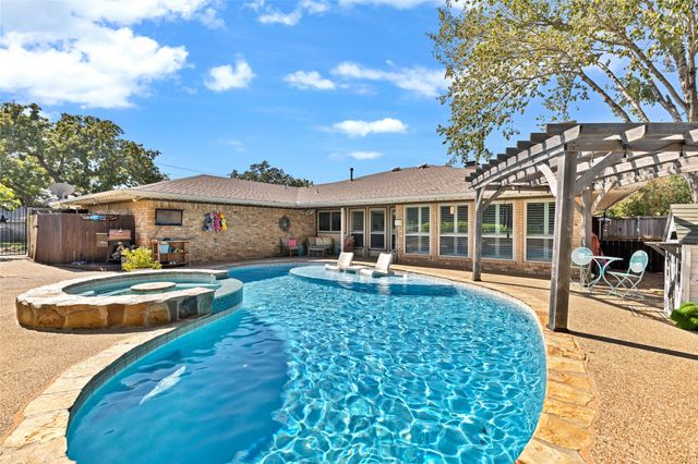 432 Moran Drive, Highland Village, TX 75077