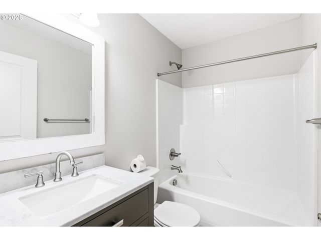 7953 Ne HEISER St, Hillsboro, OR 97006