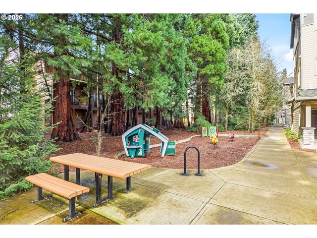 7953 Ne HEISER St, Hillsboro, OR 97006