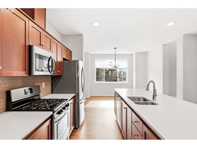 7953 Ne HEISER St, Hillsboro, OR 97006