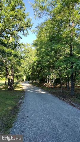 305 CATAMARAN CT, Bumpass, VA 23024