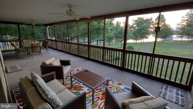 305 CATAMARAN CT, Bumpass, VA 23024