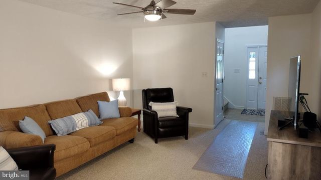 305 CATAMARAN CT, Bumpass, VA 23024