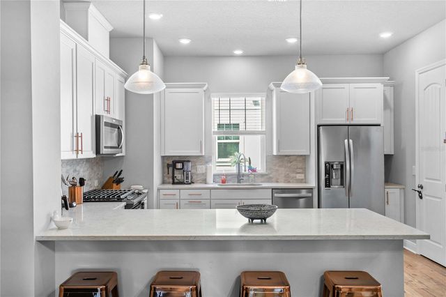 268 8TH STREET N, St Petersburg, FL 33701
