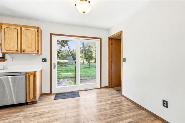128 SW 18TH Street, Oak Grove, MO 64075