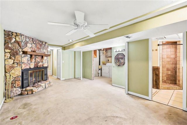 128 SW 18TH Street, Oak Grove, MO 64075